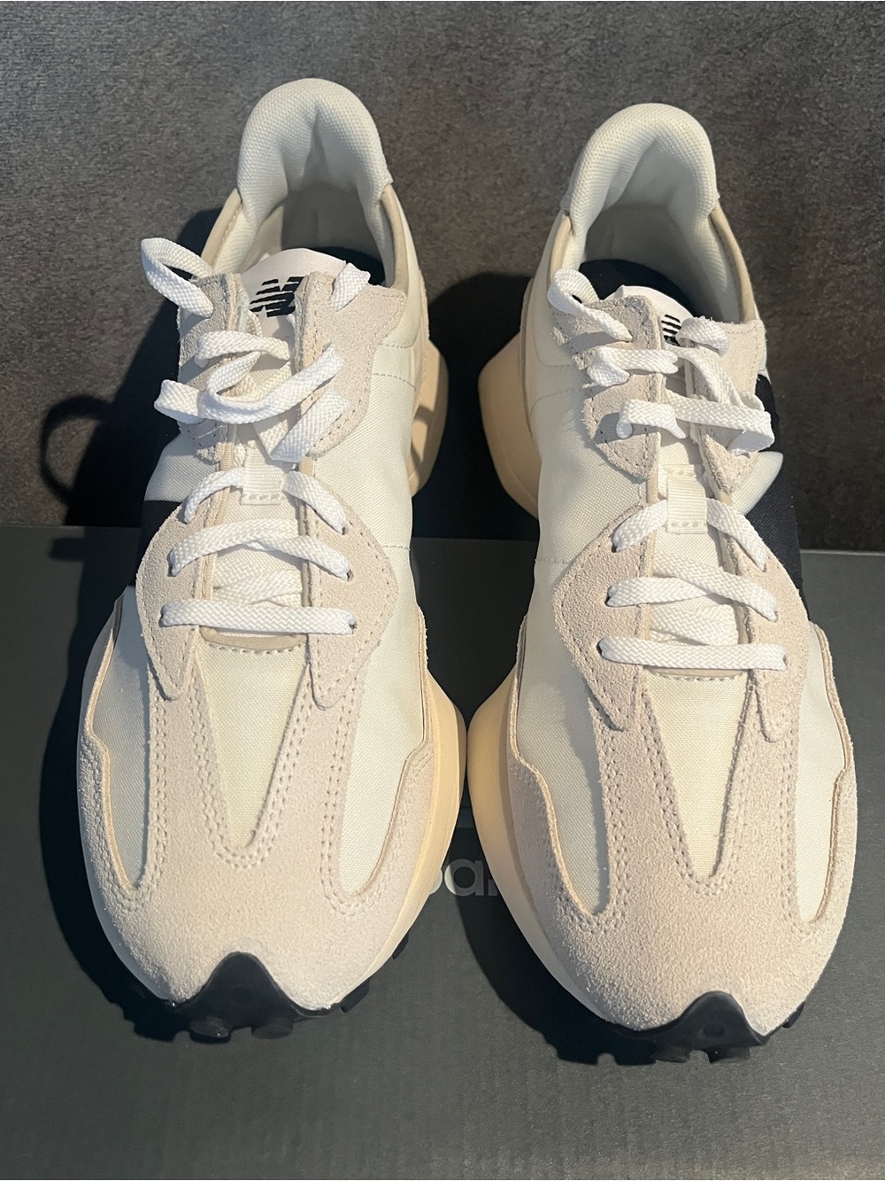 New Balance Women’s Sneakers 327 White Size 9.5 US - Picture 6 of 10